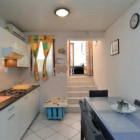 Apartman Veruda 216 *